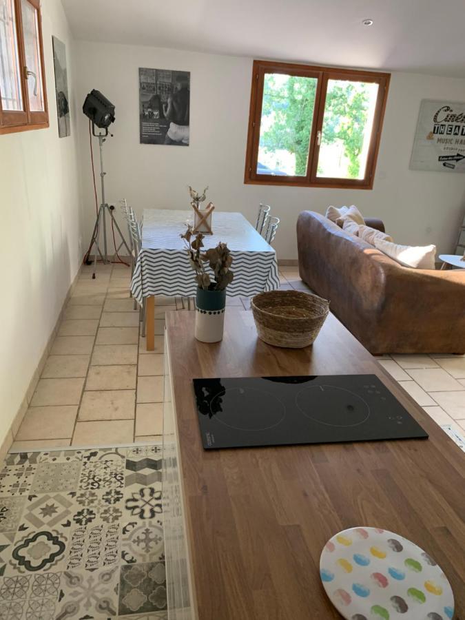 Logement Mabouya Apartment Бриньол Екстериор снимка